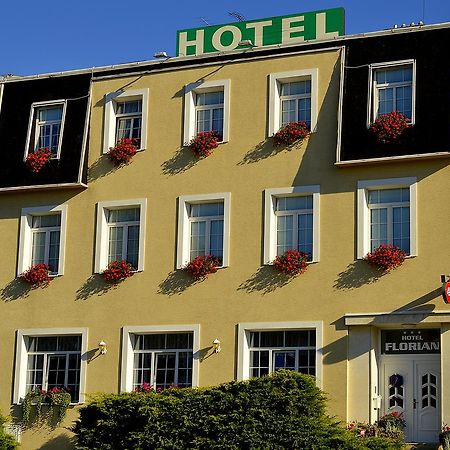 Hotel Florian スラフコフ・ウ・ブルナ エクステリア 写真
